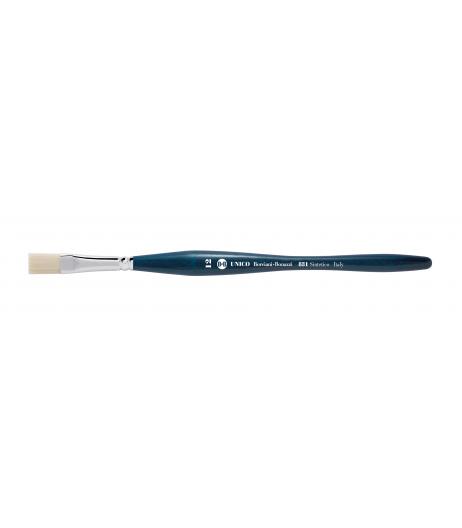 Series 831 UNICO flat brush with off-white synthetic fibre and balanced handle.