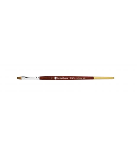 Series 112 flat brush with red sable hair and short handle.